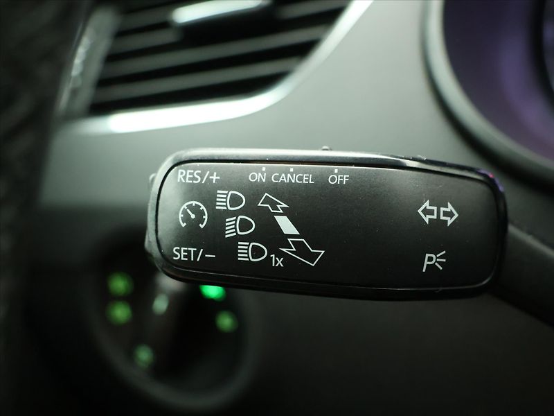 Škoda Octavia 1.6 TDI 85kW Ambition CZ - fotka 17 z 31