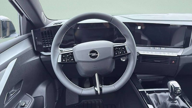 Opel Astra Edition HB 1.2 TURBO (96kW/130 - fotka 18 z 23