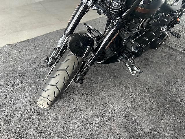 Harley-Davidson FXSE Softail Breakout CVO (2016) - fotka 22 z 26