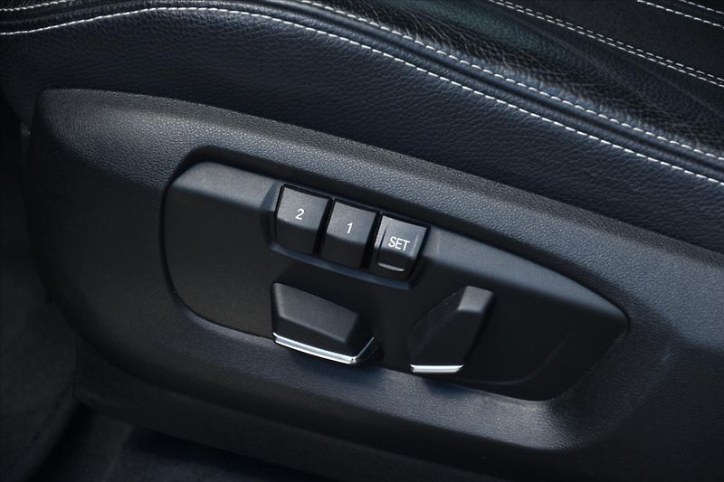 BMW X6 xDrive M50d 280kW SERVIS.KNIHA - fotka 12 z 28