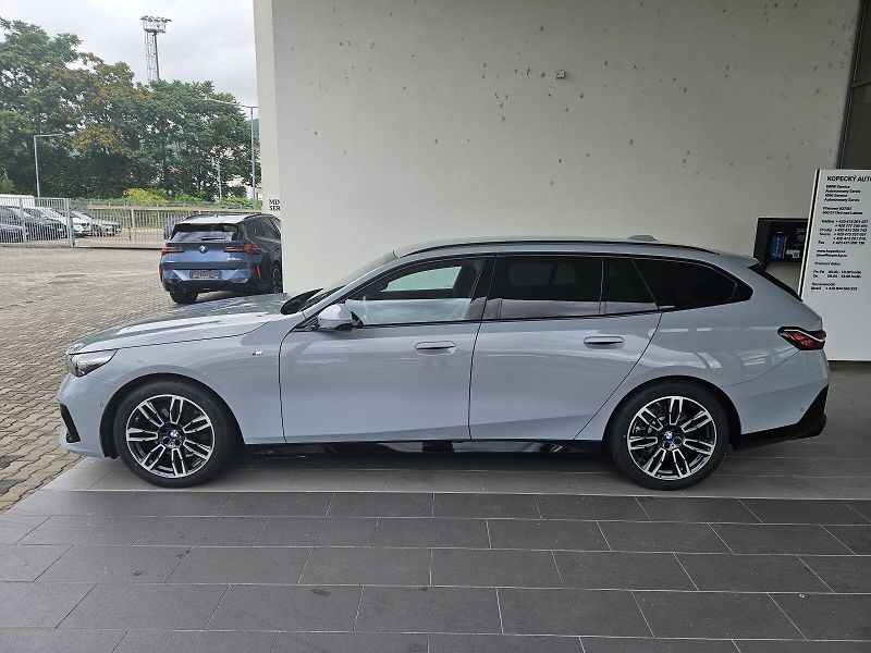 BMW Řada 5 520d xDrive Touring M Sport - fotka 3 z 23