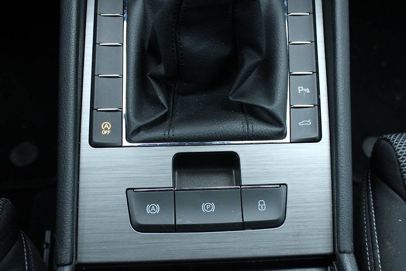 Škoda Superb (2022) 2.0 TDI 110kW LED Matrix manuá - fotka 13 z 33
