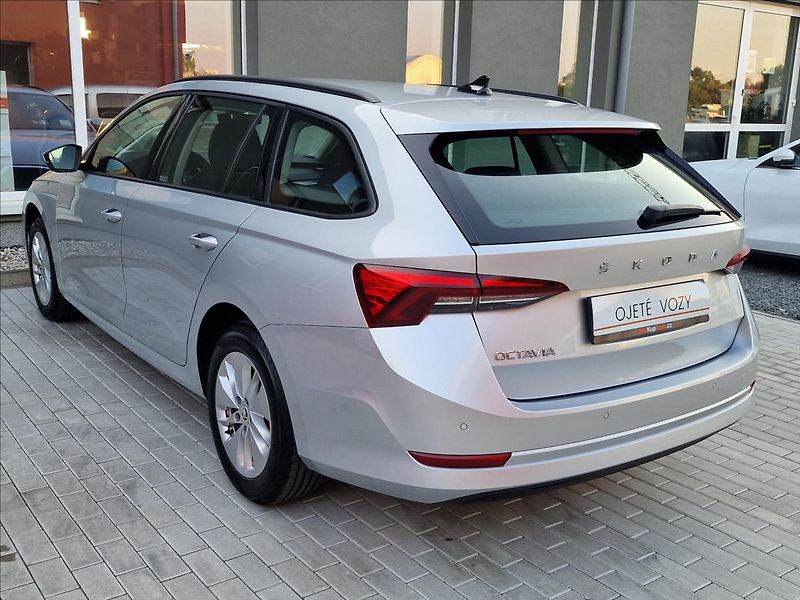 Škoda Octavia 2.0TDI Combi, původ ČR,1.Maj. - fotka 8 z 50