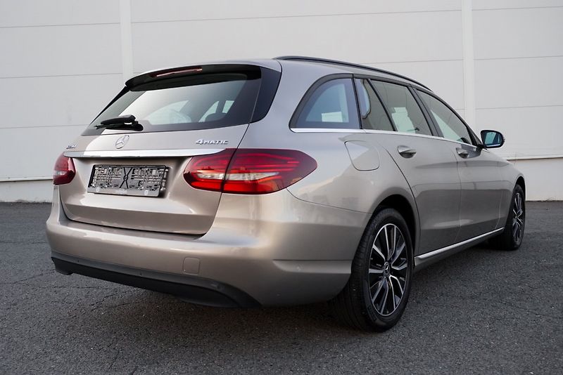 Mercedes-Benz Třídy C C 220CDi 4Matic Business - fotka 11 z 34