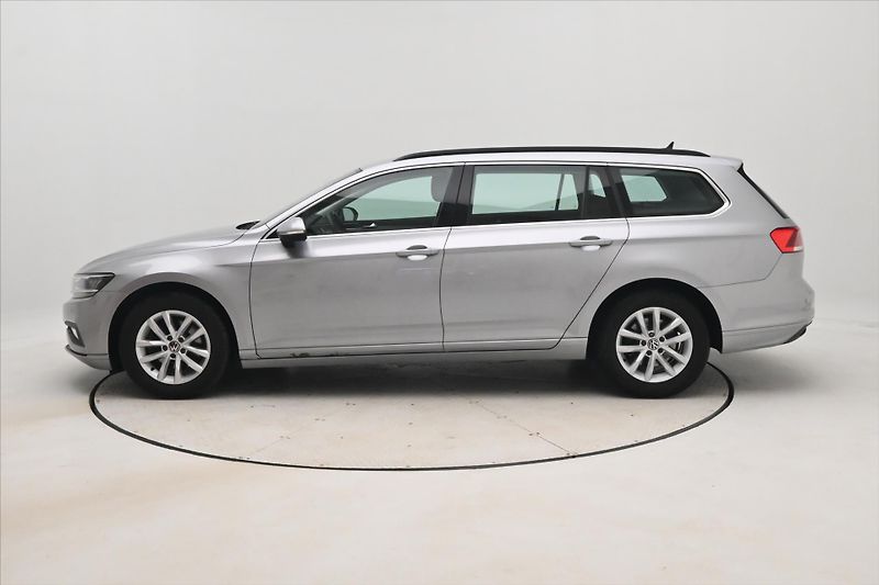Volkswagen Passat 2,0 TDI 110 kW DSG Business Zá - fotka 8 z 31