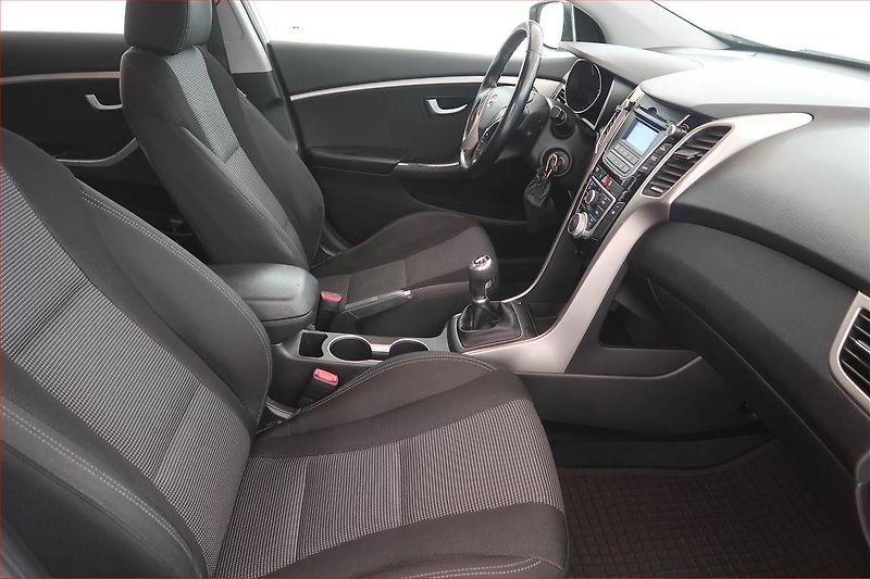 Hyundai i30 (2015) 1.6 CRDi, ČR,1.maj, Serv.kniha - fotka 9 z 16