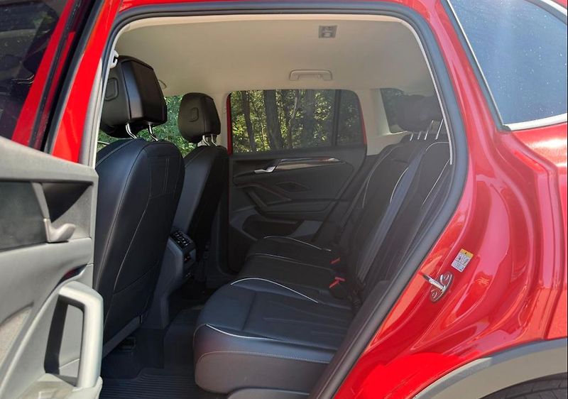 Volkswagen Tiguan (2025) 1.5 TSI / 110 kW, Webasto - fotka 23 z 27