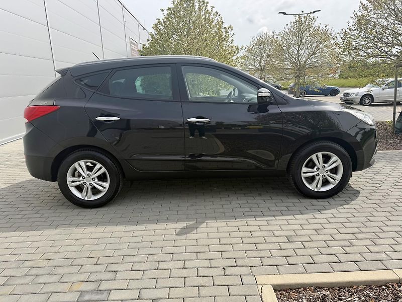 Hyundai ix35 (2010) 2.0i Style 2WD - fotka 4 z 23
