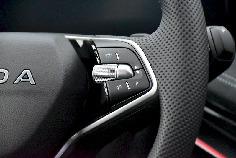 Škoda Superb (2025) Combi Sportline 2,0 TDI 142 kW - fotka 19 z 42