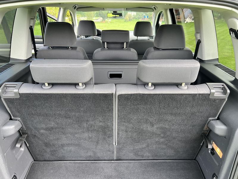 Volkswagen Touran 1.6 MPI 75KW,7MÍST,DIGI,NAVI - fotka 17 z 46