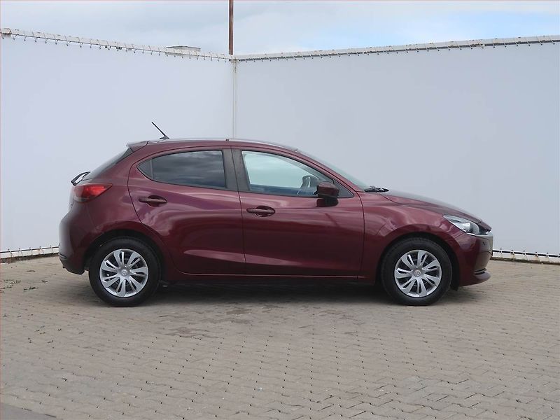 Mazda 2 (2022) 1.5 16V, Navi, Tempomat - fotka 6 z 15