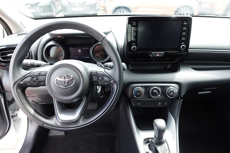 Toyota Yaris 1.5TNGA 125 - 1 CVT  Comfort T - fotka 15 z 28