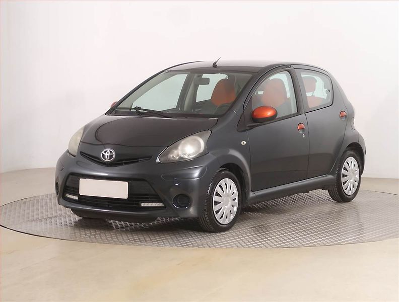 Toyota Aygo (2012) 1.0 VVT-i, Park. senzory - fotka 2 z 14