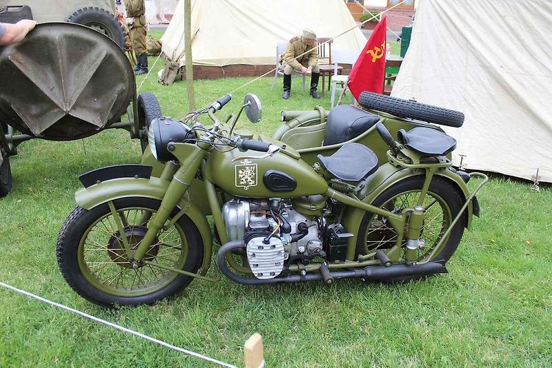 Nádherně zrenovovaný vojenský automobil Volkswagen type 82E, pro který cesta na akci do Radonic u Kadaně byla vůbec prvním dálkovým výjezdem.