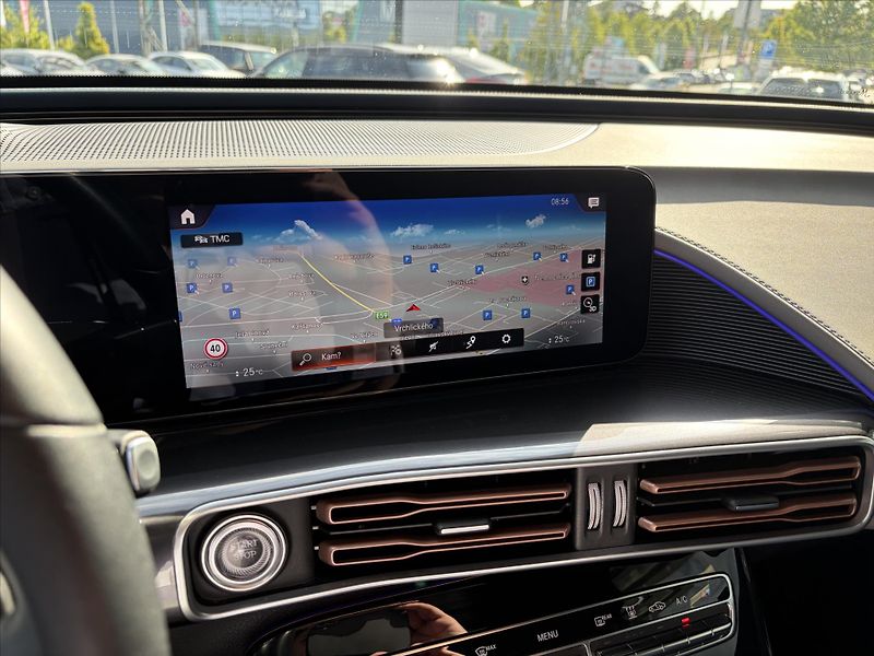 Mercedes-Benz EQC 400 4Matic - fotka 10 z 34
