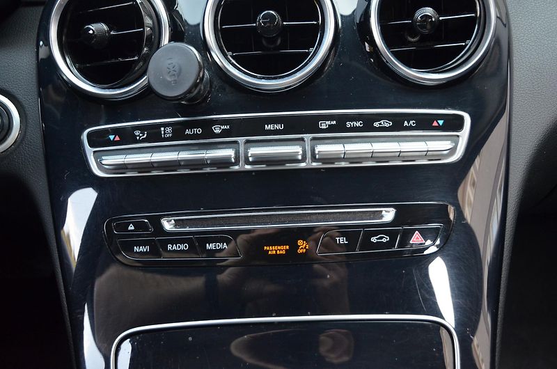 Mercedes-Benz Třídy C (2017) C 200d // REZERVOVÁNO // - fotka 34 z 37