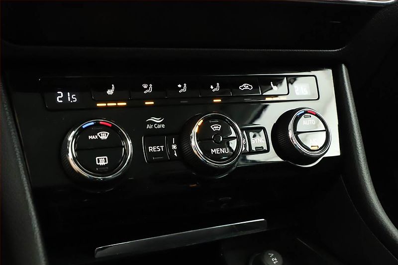 Škoda Superb (2024) 2.0 TDI - fotka 16 z 21