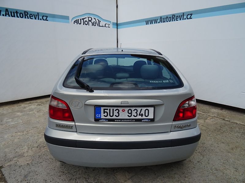 Renault Mégane (2002) 1.6i 16V,79kW,el.okna - fotka 18 z 18
