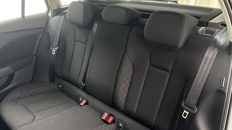 Škoda Scala 1.0 TSI Ambition - fotka 16 z 23