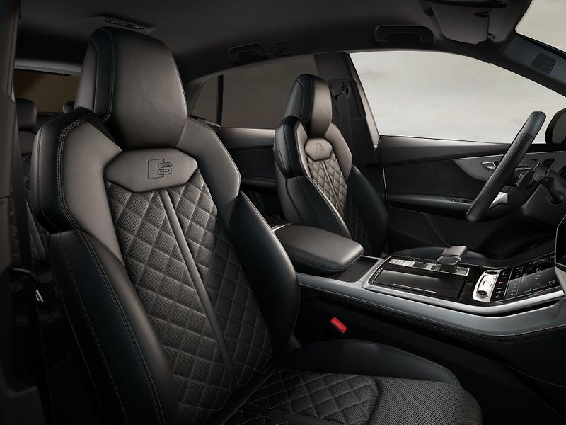 Audi Q8 (2025) 50 TDI 210 kW quattro - fotka 8 z 10