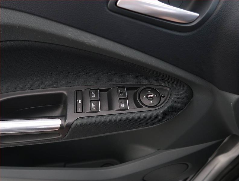 Ford C-MAX (2012) 1.6 16V, Park. senzory - fotka 19 z 20