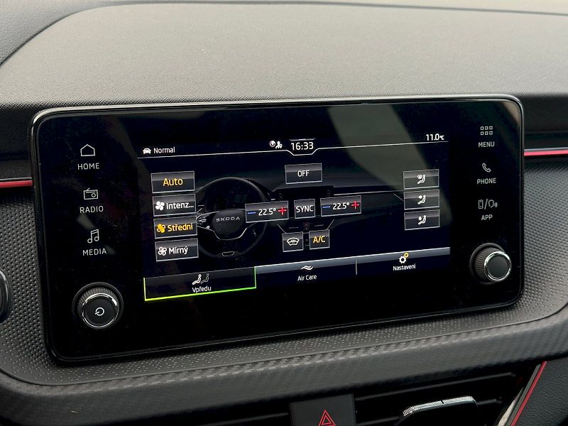 Škoda Scala (2025) 1.0 TSI 85 kW DSG Monte Carlo - fotka 16 z 24