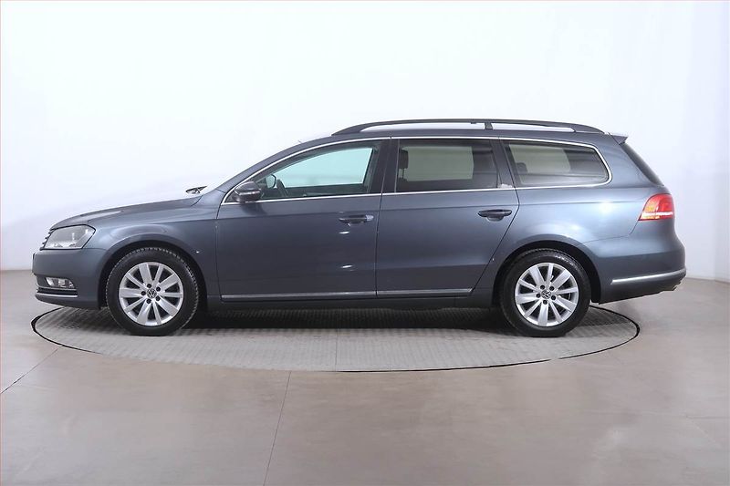 Volkswagen Passat (2012) 2.0 TDI, Automat - fotka 3 z 18