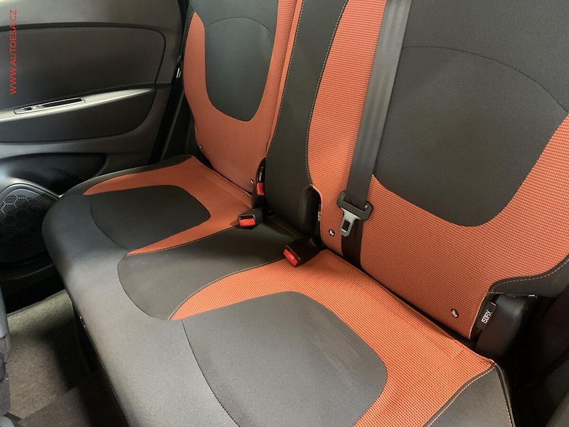 Renault Captur (2013) 0.9 TCe, Navi, park.čidla - fotka 10 z 18