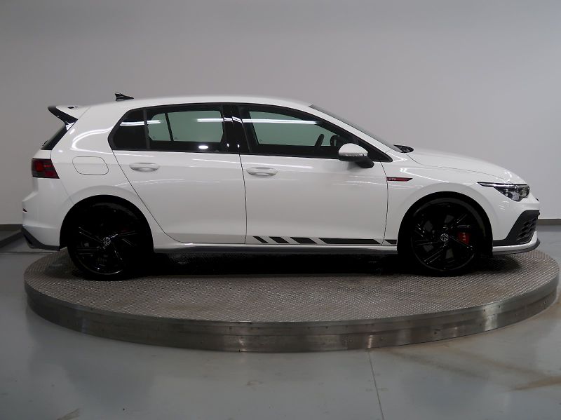 Volkswagen Golf (2024) GTI CLUBSPORT 2.0TSI 221KW DSG - fotka 8 z 38
