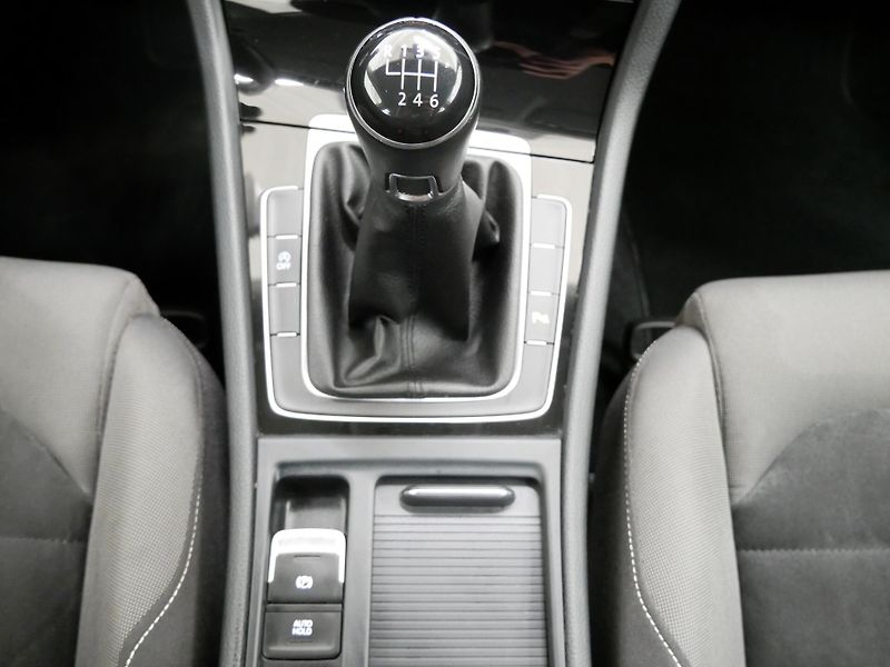 Volkswagen Golf - fotka 18 z 25