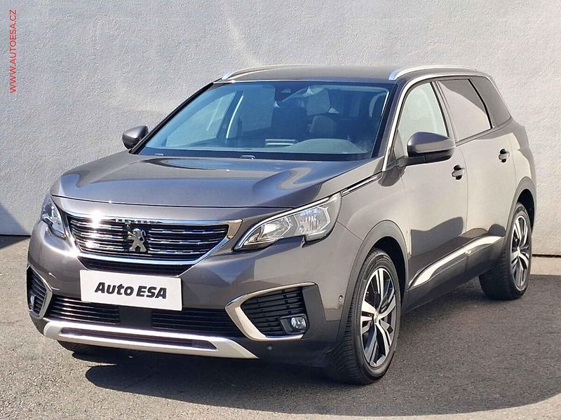 Peugeot 5008 (2017) 1.2 PT, Allure, navi, kamera - fotka 3 z 20