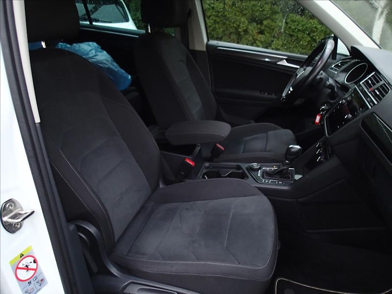 Volkswagen Tiguan 2,0 ČR, 4x4, Tažné - fotka 51 z 73