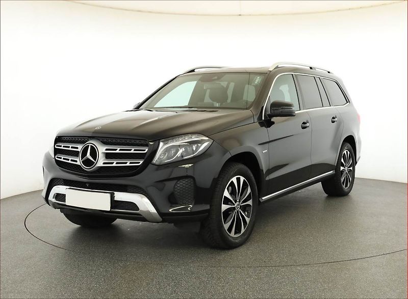 Mercedes-Benz GLS (2018) 400 4MATIC - fotka 2 z 25