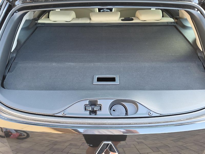 Renault Laguna 2.0dCi 131kW INITIALE*PANORAMA - fotka 33 z 58