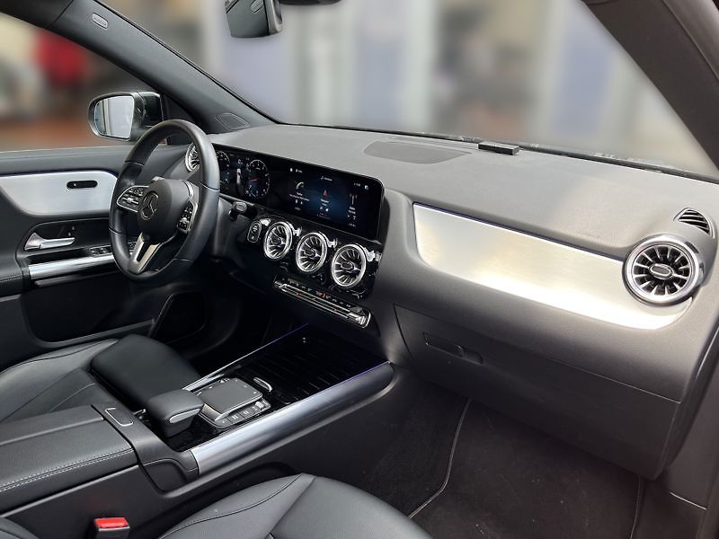 Mercedes-Benz GLA 250 4MATIC Urban Keyless LED - fotka 15 z 21