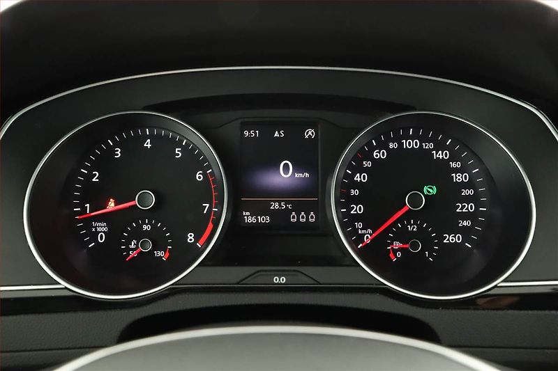 Volkswagen Passat (2015) 1.4 TSI, Automat, Kůže, Navi - fotka 11 z 18
