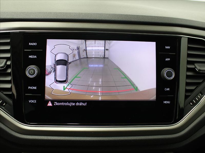 Volkswagen T-Roc 1,5 TSi 110kW DPH Bezklíč ČR - fotka 10 z 14