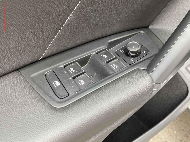 Volkswagen Tiguan (2021) 2.0 TSI 4x4, R-Line - fotka 13 z 25