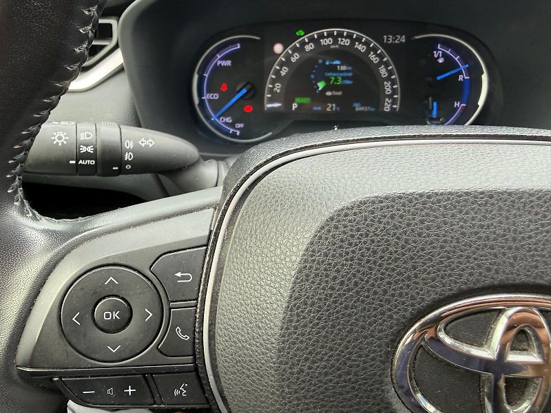 Toyota RAV4 2.5 HSD e-CVT AWD Comfort - fotka 17 z 28