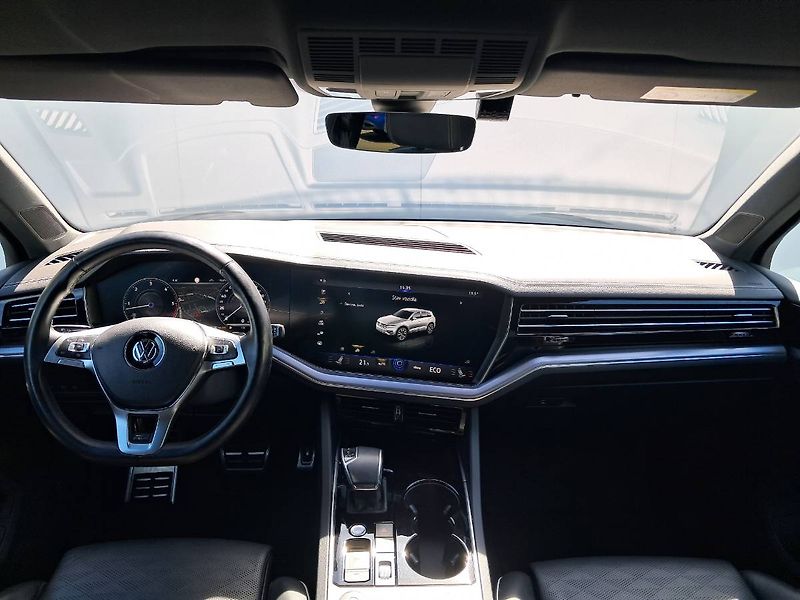 Volkswagen Touareg (2018) VW R-Line V6 3.0 TDI / 210 kW - fotka 7 z 29