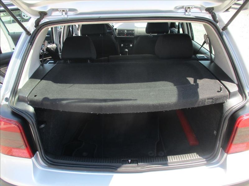 Volkswagen Golf 1,9 TDi,96kW,digiklima,servis, - fotka 9 z 26