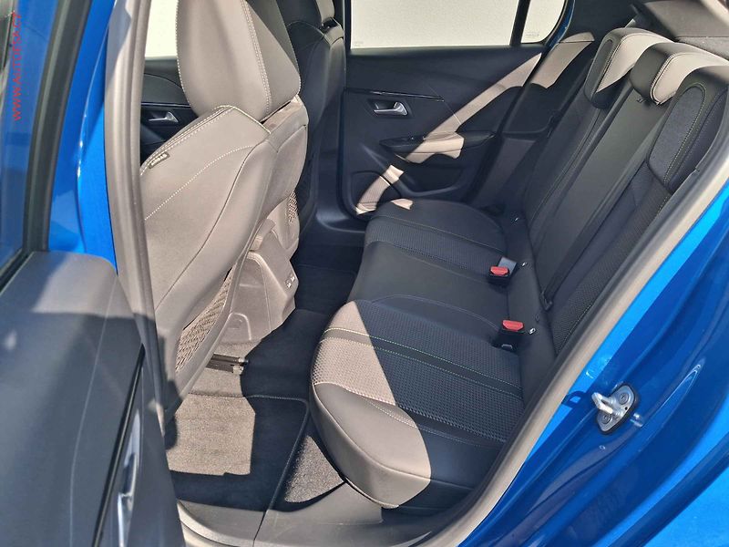 Peugeot 208 (2022) 1.2PT, GT, AT, navi, kamera - fotka 10 z 17