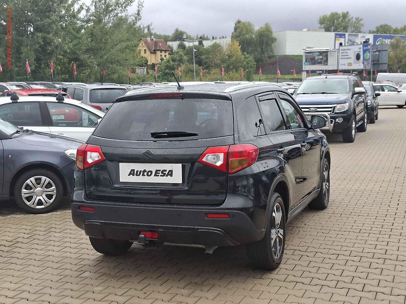 Suzuki Vitara (2016) 1.6DDIS 4x4, ČR, LED, navi - fotka 6 z 17