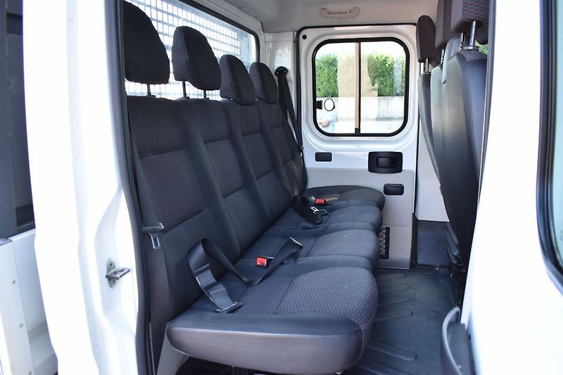 Peugeot Boxer 2.0 BlueHDi 7.MÍST*TAŽNÉ*ČR* - fotka 9 z 21