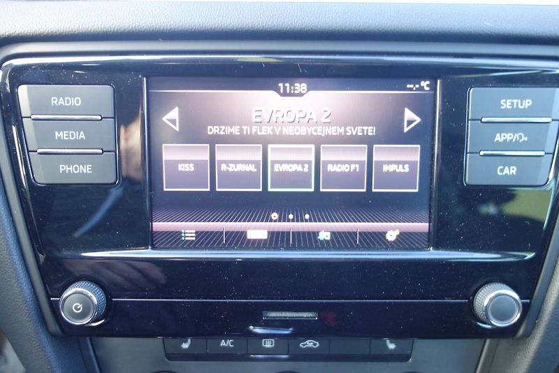 Škoda Octavia 1,5TSi DSG ! NAJ.9600km !!! - fotka 16 z 28