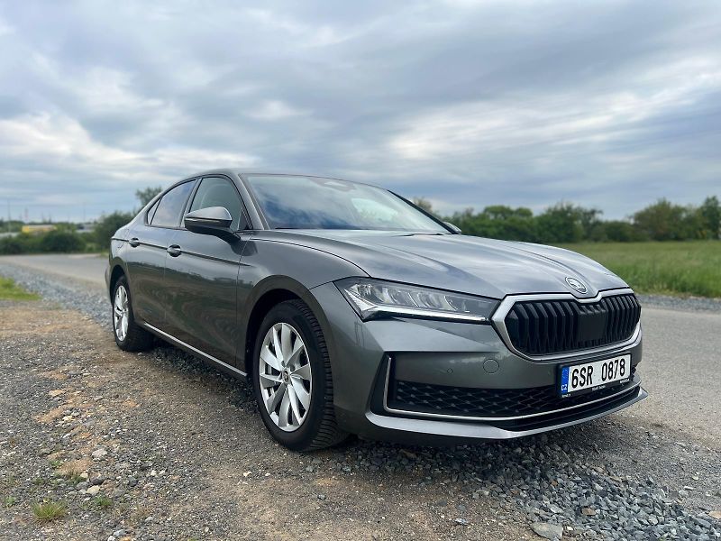 Škoda Superb 2.0 TDi Selection ČR - fotka 2 z 14