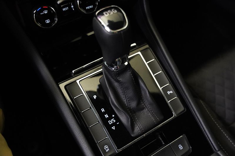 Škoda Superb - fotka 24 z 27