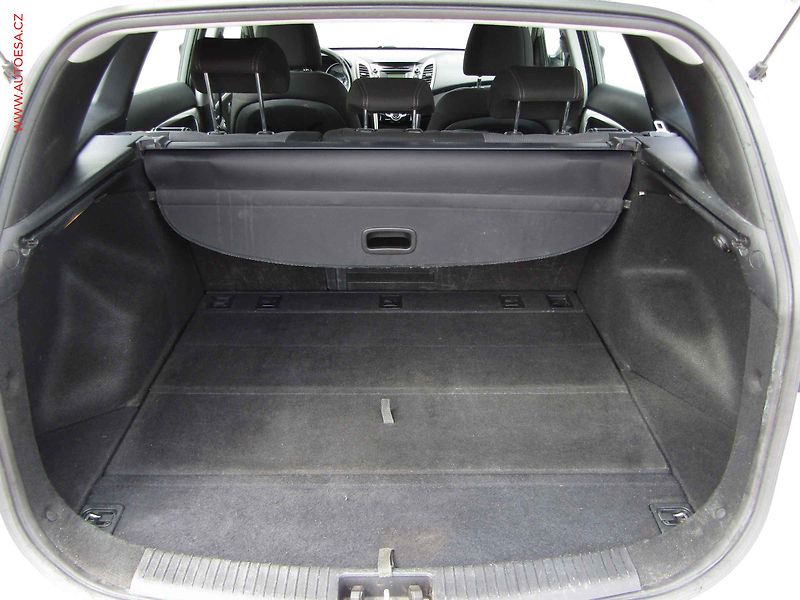 Hyundai i30 (2013) 1.6CRDi, ČR, Klima - fotka 7 z 18