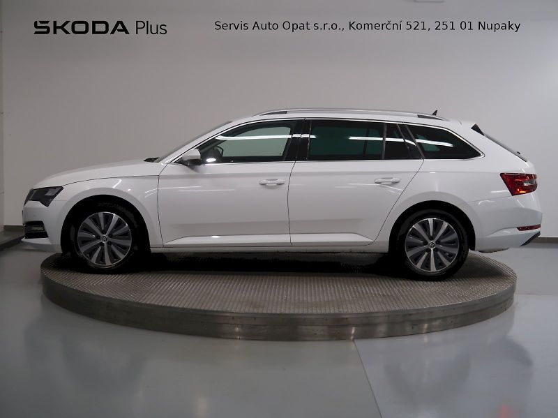 Škoda Superb (2023) STYLE 2.0TSI 140KW DSG - fotka 3 z 41