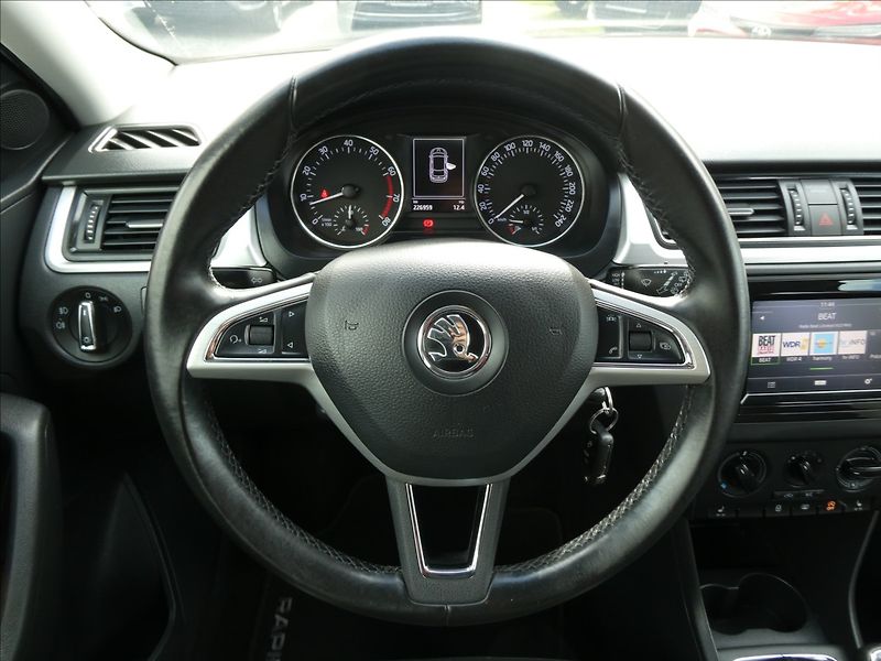 Škoda Rapid 1,2 TSi 81kW 1.MAJITEL,SERVISK - fotka 30 z 47